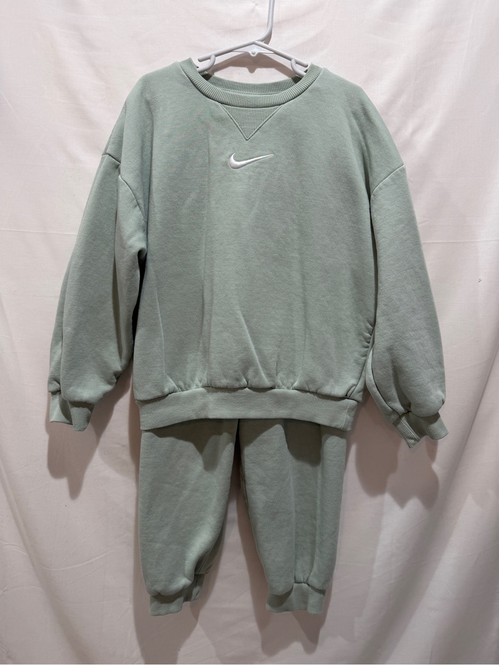 Nike Kids Mint Green Sweatshirt & Jogger Set - Light Green